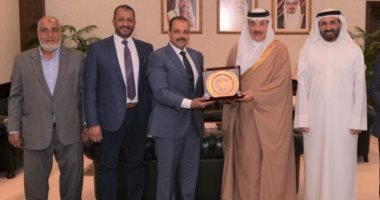 رئيس نقابة المرافق يشيد بمناخ الاستثمار خلال لقاء وزير العمل البحرينى 