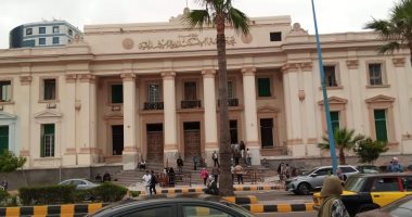 السجن 5 سنوات لعامل بتهمة حيازة بندقية آلية وطبنجة فى الإسكندرية