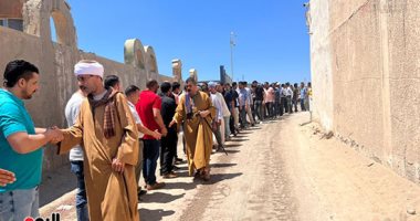 يوسف بائع الفريسكا.. رحلة أشيك بائع فى مصر من منزل الأسرة لقبره بالإسكندرية.. المئات يشاركون فى تشييع جنازته.. صدمة بين المتابعين من رواد السوشيال ميديا.. و"اليوم السابع" ينشر آخر حوار مع الراحل .. صور 
