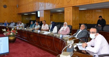 نائب محافظ الإسماعيلية يتابع مع أعضاء لجنة استرداد أراض الدولة موقف التقنين