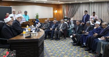 اعتماد نتيجة الثانوية الأزهرية بنسبة نجاح57.31%.. لم يحصل أى طالب على 100%.. التظلمات تبدأ 1أغسطس.. الفتيات يتصدرن أوائل الأدبى ويتقاسمن صدارة العلمى.. منافسة بين كفر الشيخ والقاهرة على المراكز الأولى فى الأدبى