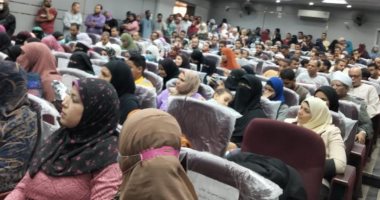 استقبال 900 شاب بالملتقى التوظيفى بأبو تشت في قنا
