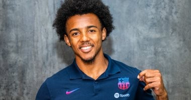 رسميا.. برشلونة يعلن توصله لاتفاق مع إشبيلية لضم كوندى 