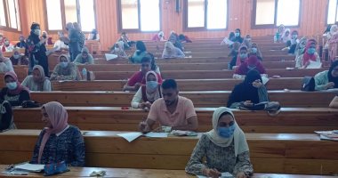 147 طالبًا يؤدون اختبارات القدرات بكلية التربية النوعية في كفر الشيخ.. صور