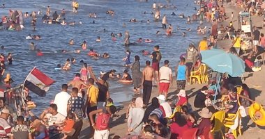 إقبال كبير على مصيف بلطيم وحملات للتوعية بخطورة المخدرات.. صور