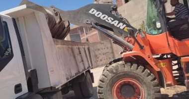 رفع 127 طن مخلفات وأتربة بحى المنتزه ثان بالإسكندرية