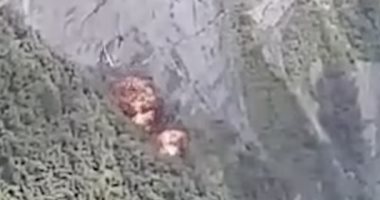 لحظة مرعبة من حادث تحطم وانفجار مروحية إنقاذ فى جورجيا.. فيديو وصور