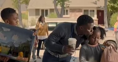 كيفن هارت ومارك والبيرج يشوقان جمهورهما لأحدث أعمالهما Me Time