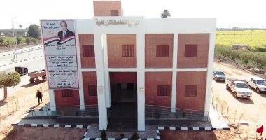 حياة كريمة بالأقصر.. استمرار العمل في إنشاء لوحة توزيع كهرباء النمسا.. صور