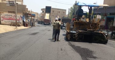 استمرار أعمال الرصف بمدن وقرى كفر الشيخ وانتهاء رصف وتطوير 13 شارعا فى بيلا