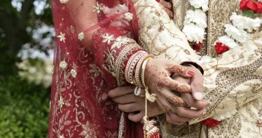 سألنا بنات من دول عربية مختلفة عن "القايمة": ما نعرفهاش والعريس بيجيب كل حاجة