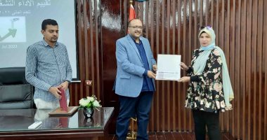 مياه سوهاج تكرم المتميزين بقطاعات المعامل والتخطيط والتنمية الفنية المستدامة