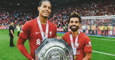 فان دايك: محمد صلاح تأثر قليلا بالحديث عن مستقبله ولكننا سعداء ببقائه