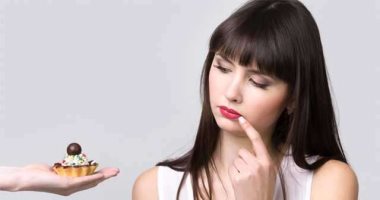 أطعمة يجب الابتعاد عنها للحصول على بشرة مشرقة