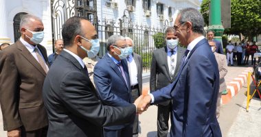 محافظ المنيا يستقبل وزير الاتصالات لافتتاح عدد من المشروعات الخدمية.. صور