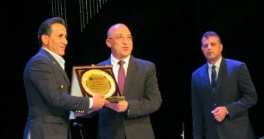 أحمد شيبة بعد تكريمه من محافظ الإسكندرية: فخور بمحافظتى وما أقدرش أتأخر عنها
