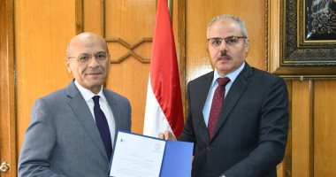 الدكتور أحمد أنور وكيلا لكلية الطب لشئون التعليم والطلاب بجامعة قناة السويس