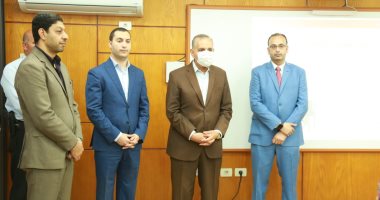 محافظ كفر الشيخ ونائبه يتفقدان برنامج تأهيل القيادات النسائية بالمحافظة.. صور