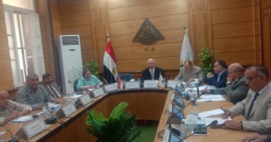 رئيس جامعة بنها: نقدم خدمات ونؤكد على توفير بيئة عمل آمنة للعاملين بالجامعة