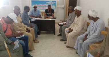 ندوة للتعريف بمنظومة التأمين الصحى الشامل فى قرية منشية النوبة بالأقصر.. صور
