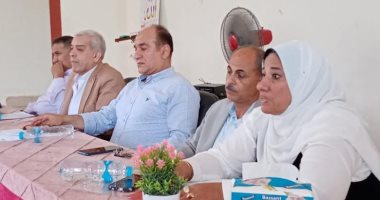 وكيل "تعليم الإسماعيلية" يجتمع بمديرى المدارس الثانوية استعدادا للعام الدراسى