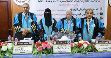 رئيس جامعة الأزهر يناقش رسالة ماجستير في اللغة العربية بآداب دمياط