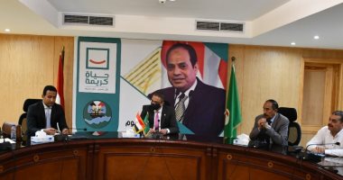 مشروعات حياة كريمة تخرج للنور بالفيوم.. المحافظ يتابع الموقف التنفيذى للمشروعات.. ويوجه بتشكيل لجنة لحصر المشروعات الجاهزة للتسليم.. ورصد الملاحظات لتلافيها بشكل عاجل.. وبدء مشروع عملاق للصرف الصحى بقرية تونس