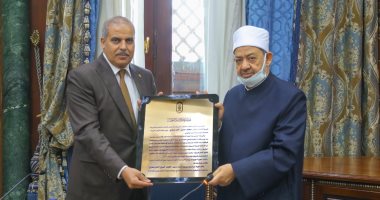 هيئة كبار العلماء تكرم رئيس جامعة الأزهر بمناسبة بلوغه سن المعاش القانونى