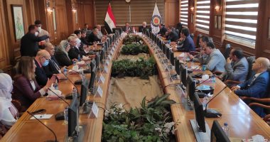 القائم بأعمال رئيس جامعة الأقصر يشارك باجتماع المجلس الأعلى لشئون البيئة
