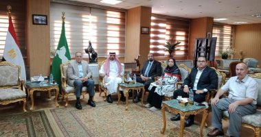 محافظ الشرقية يلتقى مجموعة مستثمرين لمناقشة مشروع إنشاء مجمع لصناعات الفحم النباتى