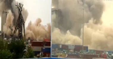 فى الذكرى الثانية لانفجار مرفأ بيروت.. انهيار صومعتين بالجزء الشمالى.. فيديو
