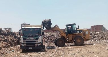 وحدة التدخل السريع بالشرقية ترفع 16150 طن قمامة ومخلفات مبانى.. صور 