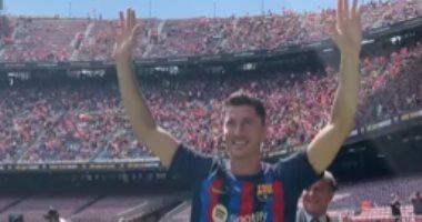 برشلونة يحتفل بصفقة ليفاندوفسكى ويقدمه رسميا للجمهور والإعلام "فيديو"