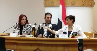 عايدة فهمى: سعيدة بتكريمى من المهرجان القومى للمسرح وفخورة بما داخل الكتاب