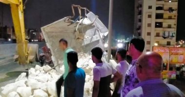 انقلاب سيارة نقل محملة بالأحجار أعلى كوبرى سندوب بالدقهلية دون خسائر في الأرواح
