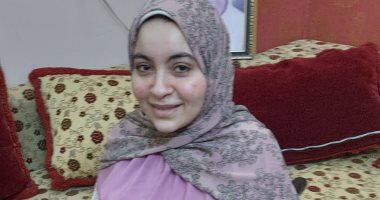 بطلة من ذهب.. ميار تتحدى الشلل الرباعى وتحصل على بكالوريوس العلوم بتقدير امتياز.. أصيبت فى حادث سير أثناء ذهابها للتنسيق فى 2016 وأجرت العديد من العمليات الجراحية... وتؤكد: والدتى أيقونة تفوقى 