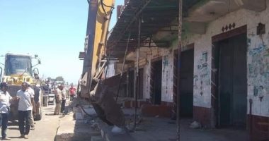 ‫الرى: إزالة 3 مخالفات لمنشآت خرسانية بمساحة 252 مترا مربعا على مصرف بالبحيرة