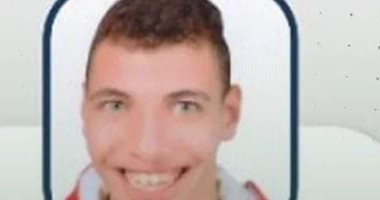 فرحة بمنزل الأول علمي دمج بكفر الشيخ.. أحمد سليم: أتمنى الالتحاق بكلية الصيدلة