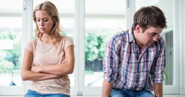 عشان الحياة تبقى سعيدة وما فيش مشاكل.. نصائح للتعامل مع الزوج العنيد