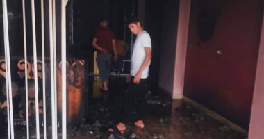 الحماية المدنية بالقليوبية تسيطر على حريق بمحل فى بنها دون خسائر بشرية.. صور