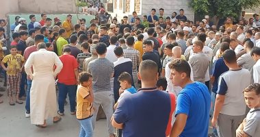 تشييع جثامين 3 أشخاص من أسرة واحدة في الدقهلية لقوا مصرعهم في حادث.. صور