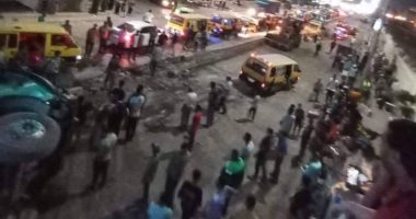 انقلاب سيارة نقل محملة بكونتنر بالمحلة يتسبب في شلل مروري  