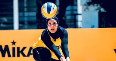 اتحاد الطائرة يدعم المنطقة المستضيفة لمباريات الشاطئية بـ15 ألف جنيه