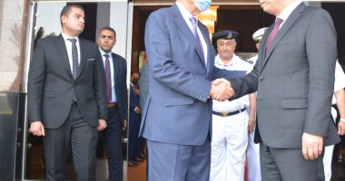 محافظ القليوبية يقدم التهنئة لمدير الأمن.. ويؤكد: يحافظون على الأمن لضمان التنمية