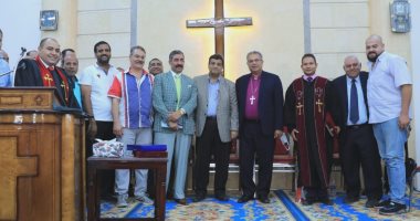  رئيس الطائفة الإنجيلية يشهد تنصيب القس إيهاب نجيب بالحواتكة فى أسيوط