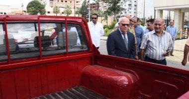 محافظ بورسعيد يتفقد عددا من السيارات والمعدات بعد رفع كفاءتها.. صور