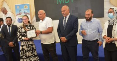 محافظ الوادي الجديد يلتقي المستثمرين ويطلق عددا من المبادرات لدعم الاستثمار