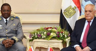 رئيس "العربية للتصنيع" يبحث مع وزير دفاع بوركينا فاسو تعزيز آليات التعاون المشترك