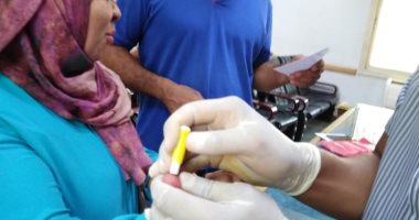 تواصل المبادرة الرئاسية للكشف المبكر عن الاعتلال الكلوى بفحص موظفى مدينة القرنة