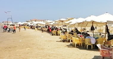 قضى يومك مجانا على شواطئ ببورسعيد.. إقبال كبير من المواطنين لقضاء الإجازة الصيفية.. مدير إدارة الشواطئ: الكرسي بـ 5 جنيهات  عدا الجمعة.. تنسيق تام بين الأحياء والإنقاذ والطوارئ للنظافة.. صور